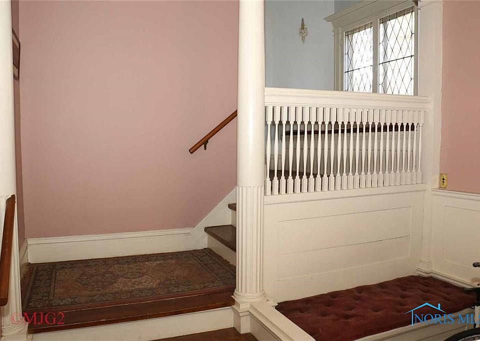 2nd image of 2257 Scottwood Ave