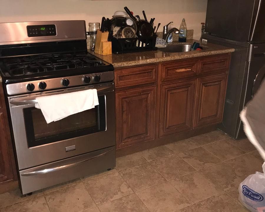 2nd image of 31 Rochelle Pl