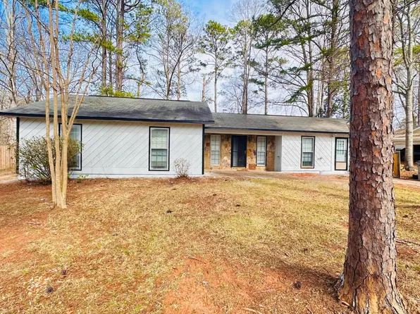 230 Hearthstone Dr, Lagrange, GA 30241