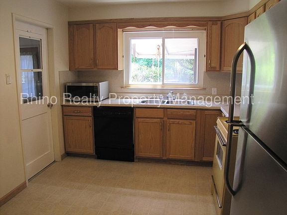 5th image of 3610 Alta Monte Ave NE