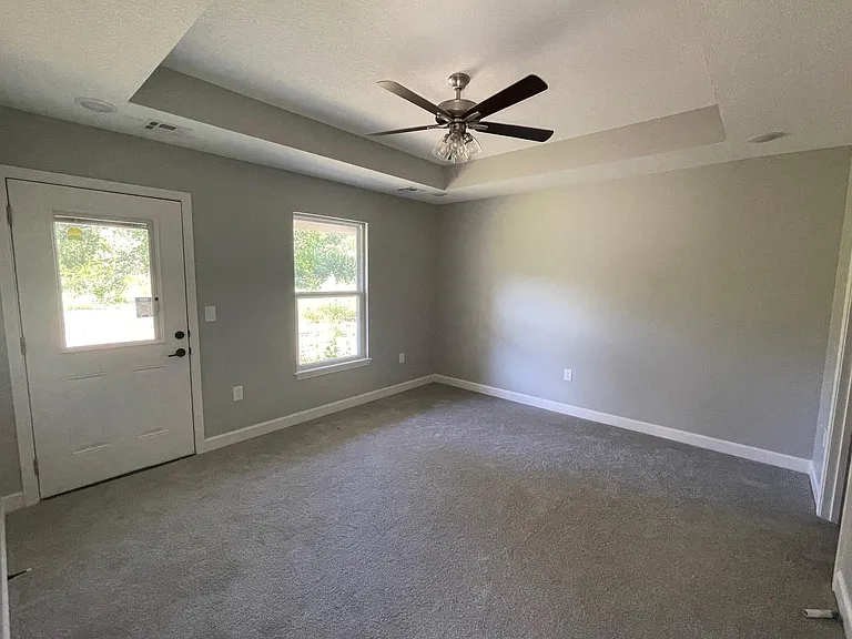 1615 Hill Valley Dr — Photo 12