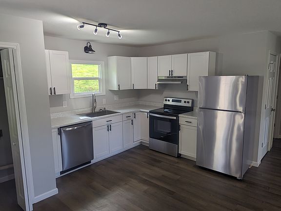 2nd image of 24 Parkview Dr