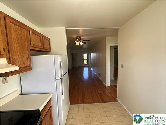 5th image of 5350 Russell Ct APT 8