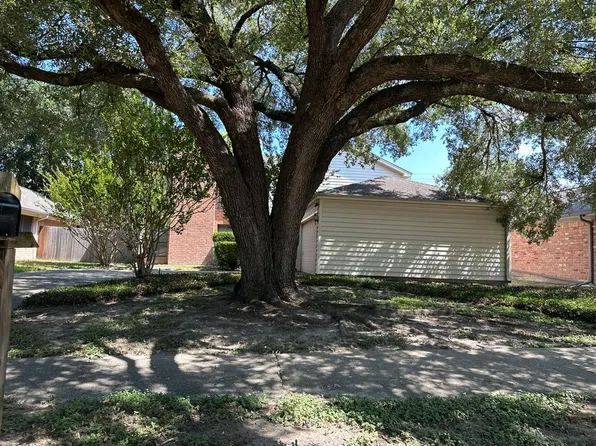 12407 Olympia Dr, Houston, TX 77077