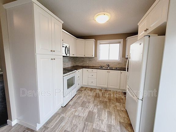 2nd image of 16311 100th St NW