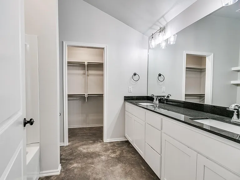 2348 SW 90th Pl — Photo 23