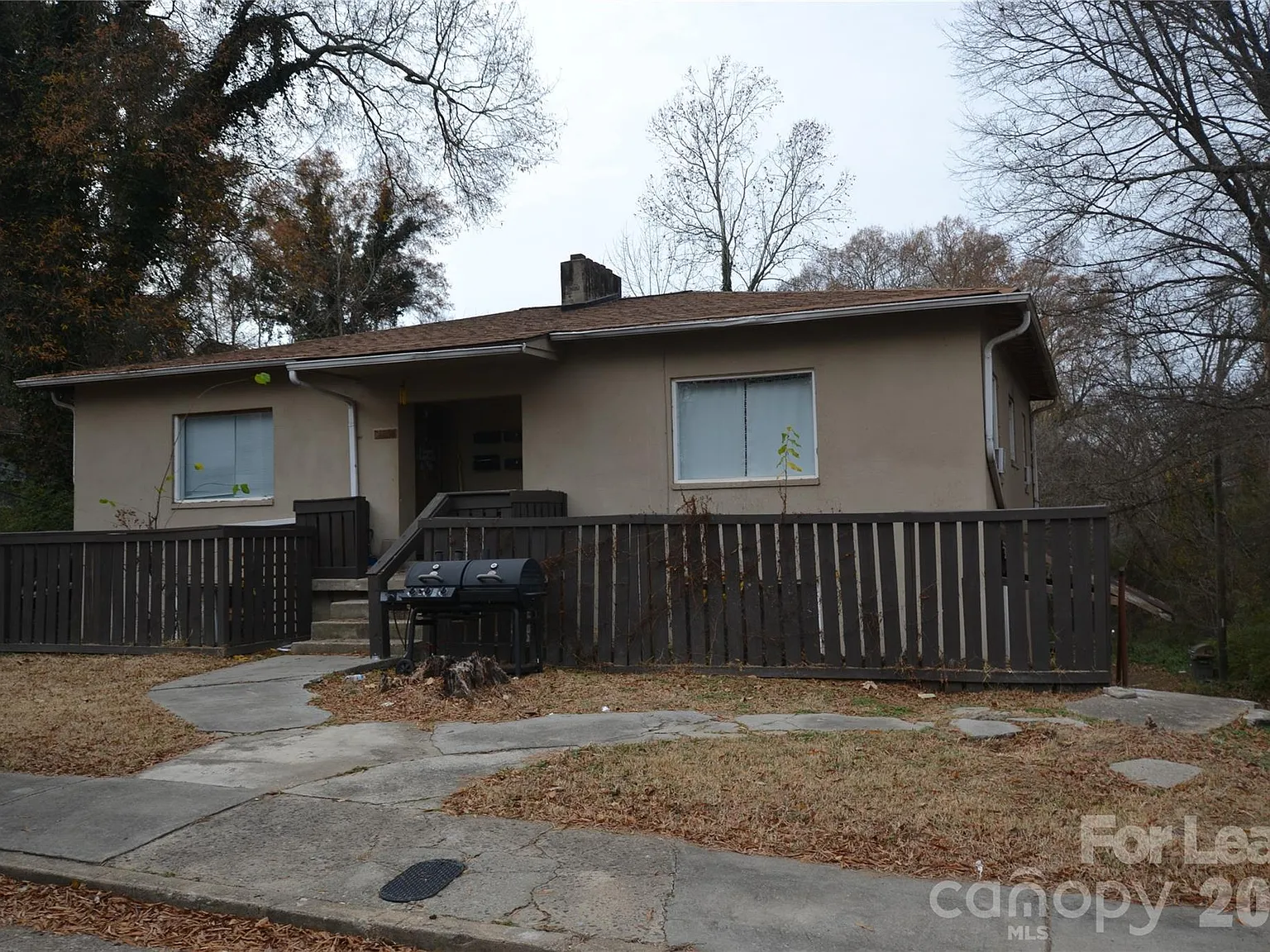 129 Brumley Ave NE — Photo 1