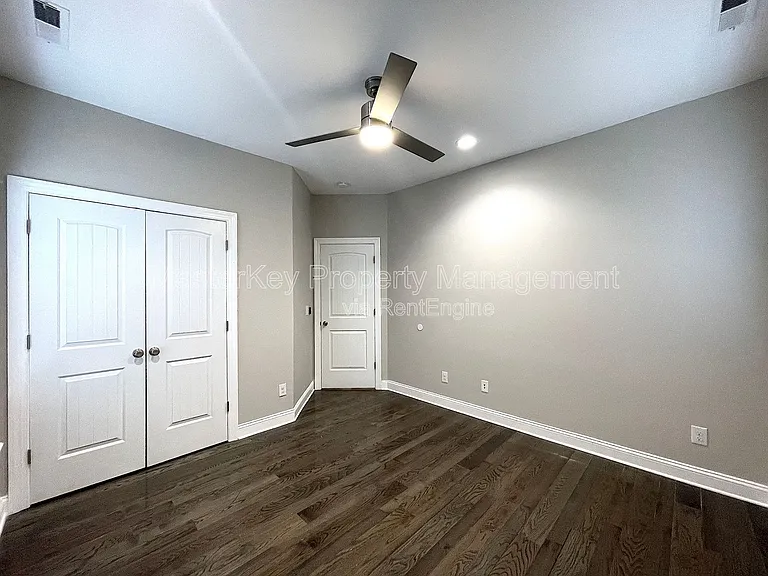 929 Ramseur St — Photo 15