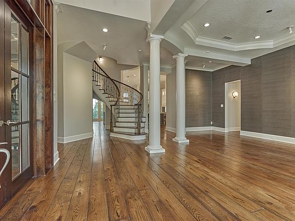 5th image of 22 E Shore Dr