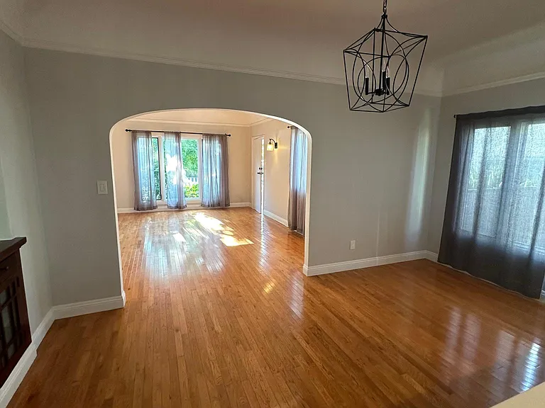 845 N Kilkea Dr — Photo 4