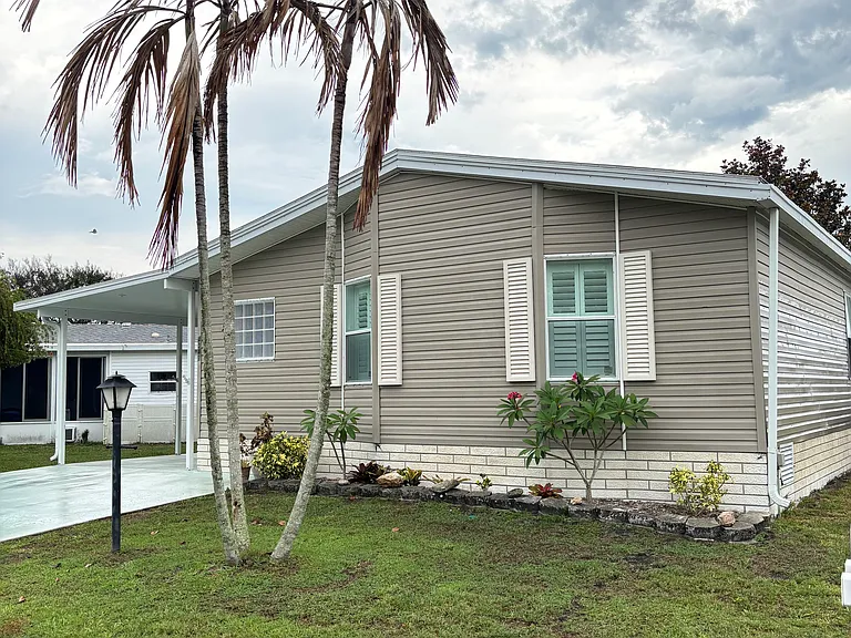 4347 SE Sweetwood Way — Photo 3