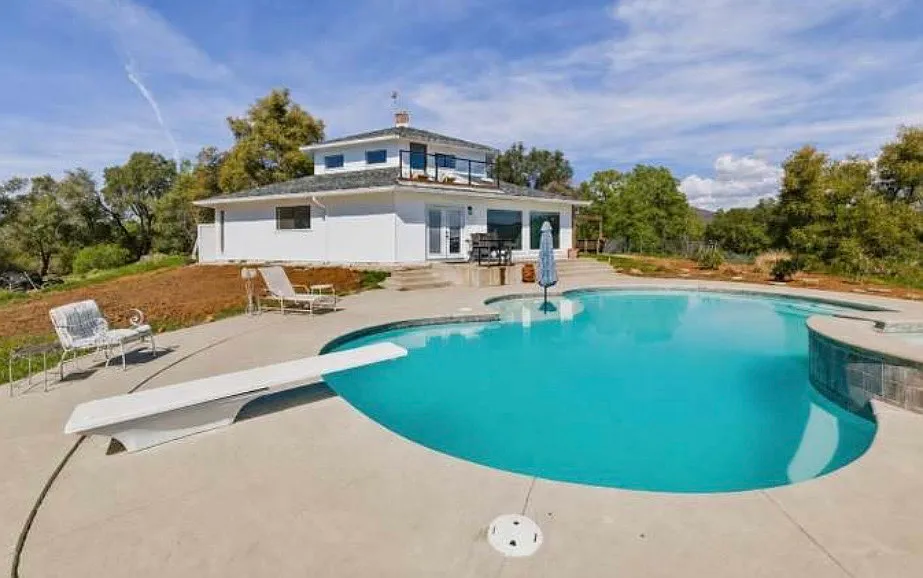 3 bed, 2.5 bath, 3012 sqft, $3,500 — Photo 4