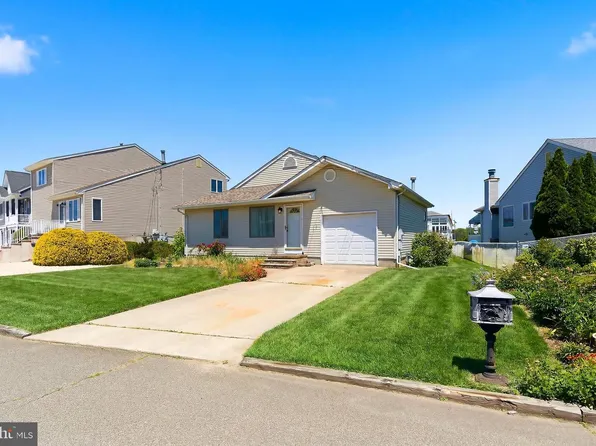 943 Mallard Dr, Lanoka Harbor, NJ 08734