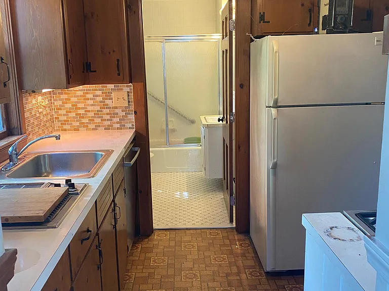 98 Main St #3 — Photo 3