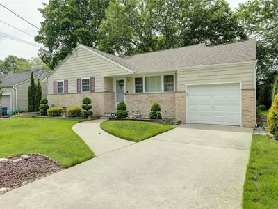 82 First Avenue, Massapequa Park, NY, 11762