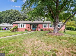 1100 Cambridge Dr, Waldorf, MD