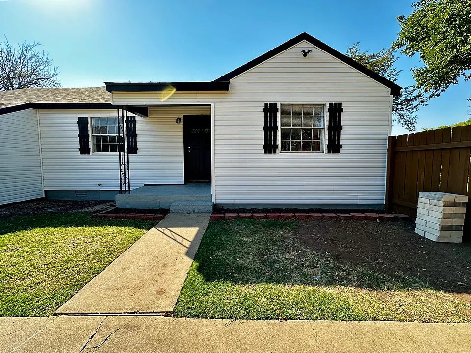 1308 NW Euclid Ave #1