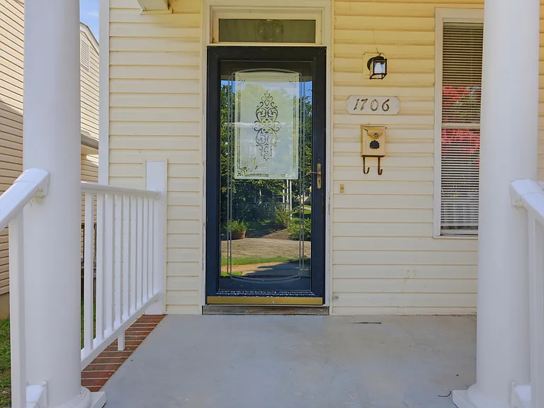 1706 W Moore St — Photo 6