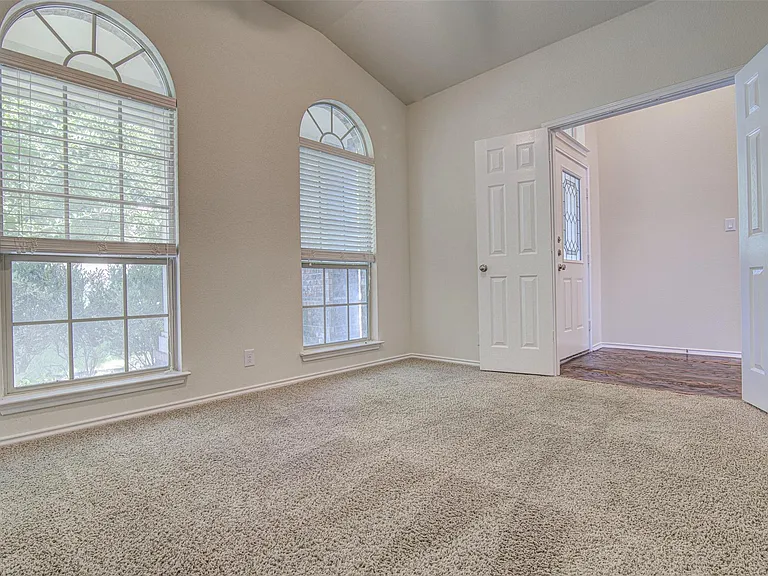 1610 Greenside Dr — Photo 12
