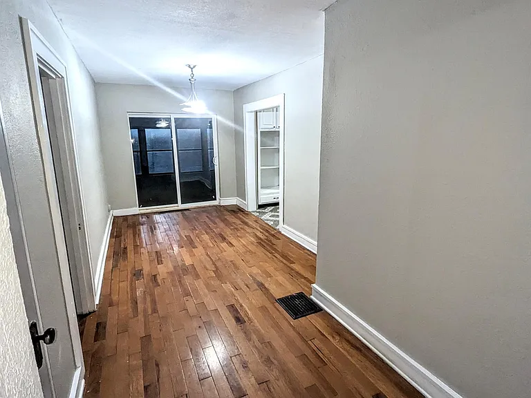 3421 N Arkansas Ave — Photo 3