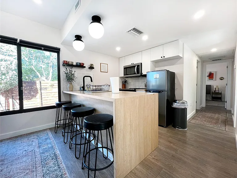 1240 NE 17th Ave — Photo 7
