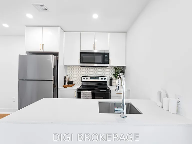 2070 Scott St #1101 — Photo 13