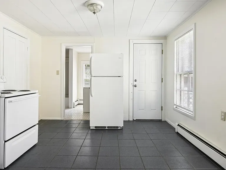 236 Brackett St #1 — Photo 9