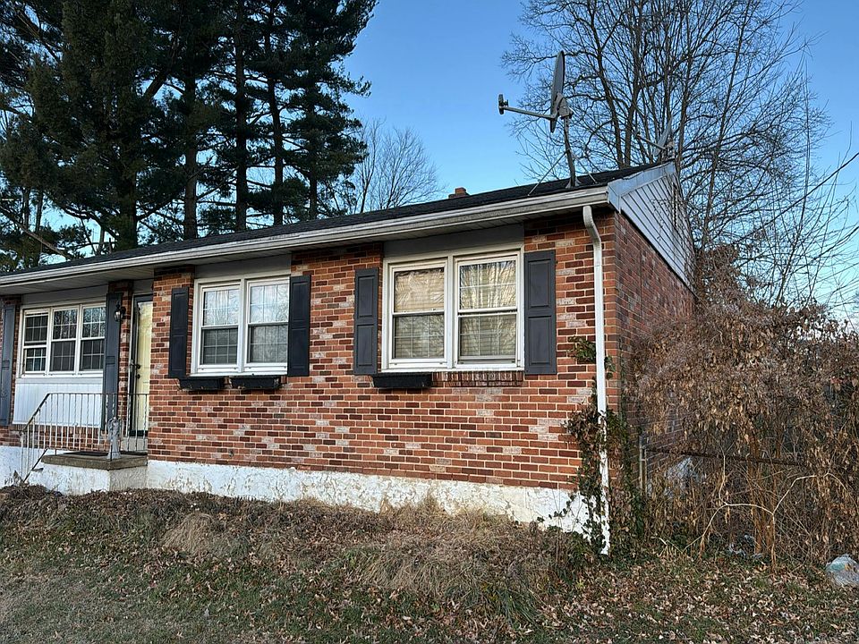2nd image of 4 Bryant Ct