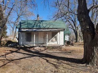 226 Deforest St, Whiting, KS 66552