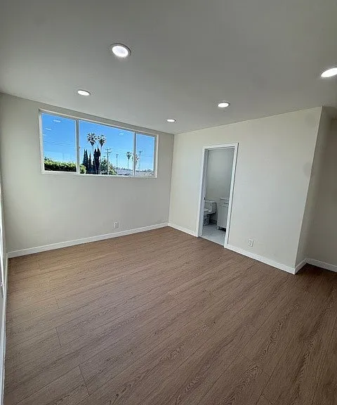 1530 E Broadway #104 — Photo 17