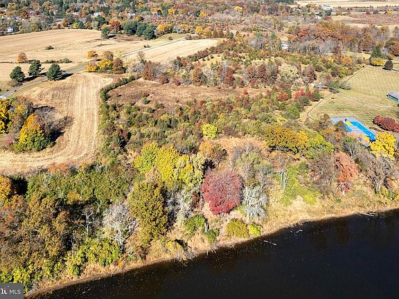 2nd image of 465 Federal City Rd