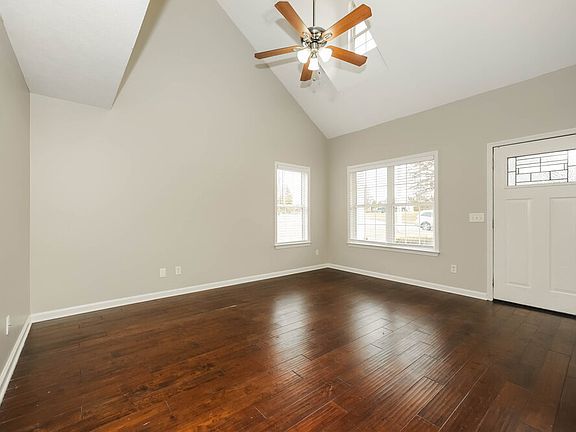 5th image of 636 Zellwood Dr