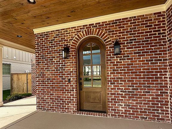2nd image of 6037 Rosemeade St