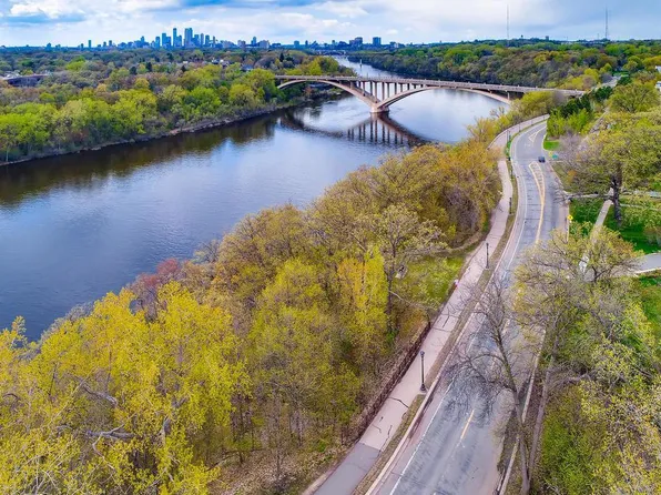98 Mississippi River Blvd N, Saint Paul, MN 55104
