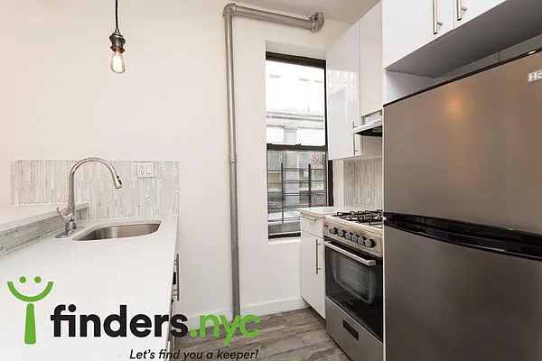 Rented by Clove Realty LLC | media 10