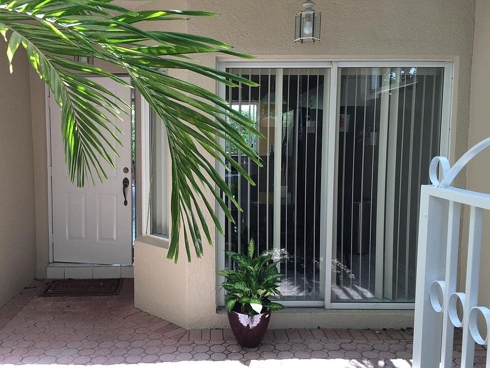 Townhouse-for-Rent-in-Doral