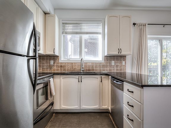 3rd image of 72 River St