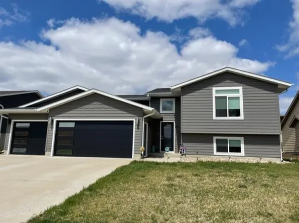 200 W 22nd St, Yankton, SD 57078