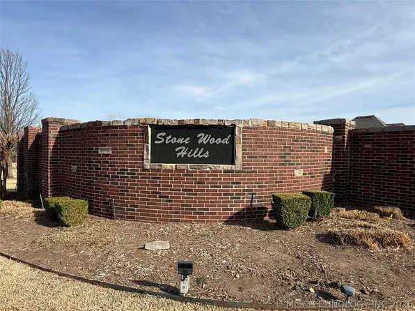 1813 N 1st St, Broken Arrow, OK 74012