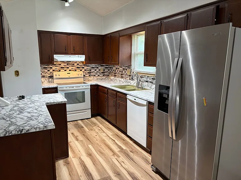 8923 N Walnut St — Photo 6