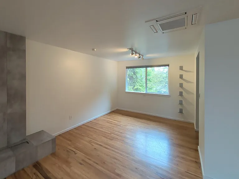 439 Brien Dr SE #1 — Photo 6