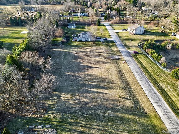 3rd image of 4640 Melanie Ln