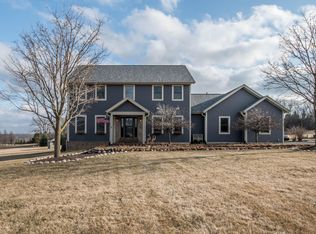S80W29635 Shallow Waters Cir, Mukwonago, WI 53149