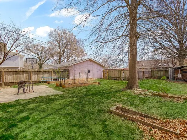 211 Vine St, Leavenworth, KS 66048
