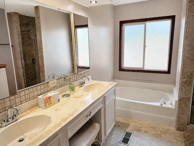 73297 Highland Springs Dr — Photo 12