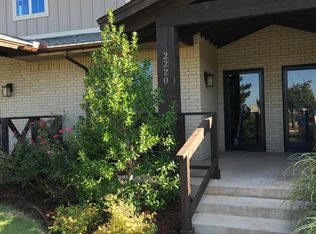 2220 Vineyard Blvd, Oklahoma City, OK 73120