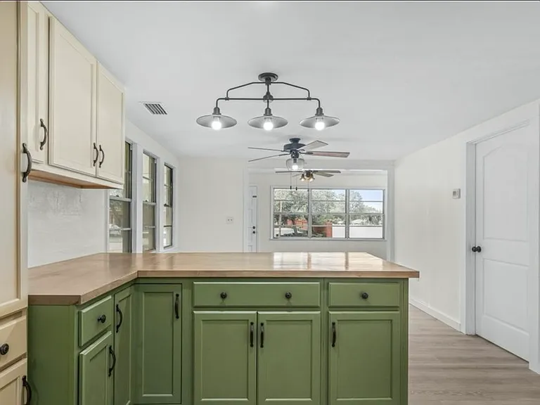12 N Desoto Ave — Photo 25
