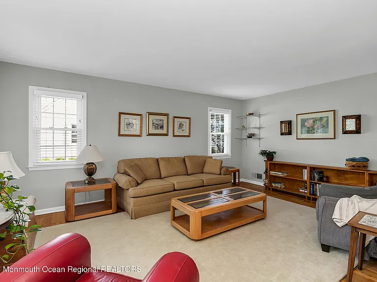 203 Washington Blvd — Photo 14