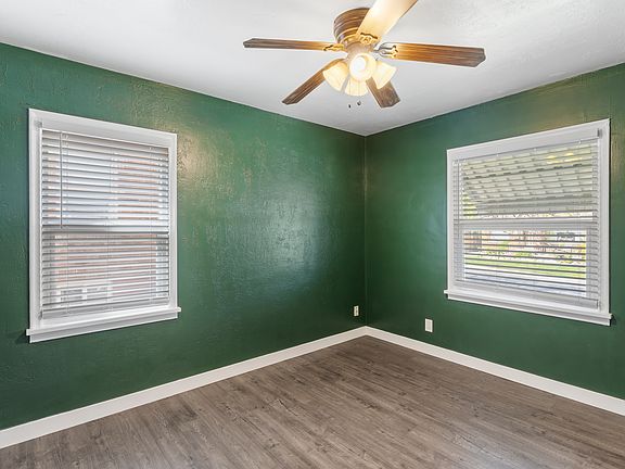 1st Bedroom (Upstairs)
