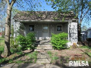 401 N 9th St, Herrin, IL 62948